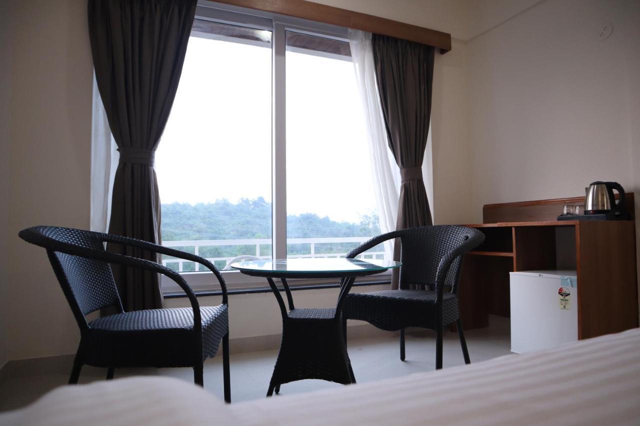 Hotel Wayfarer Porvorim Bagian luar foto
