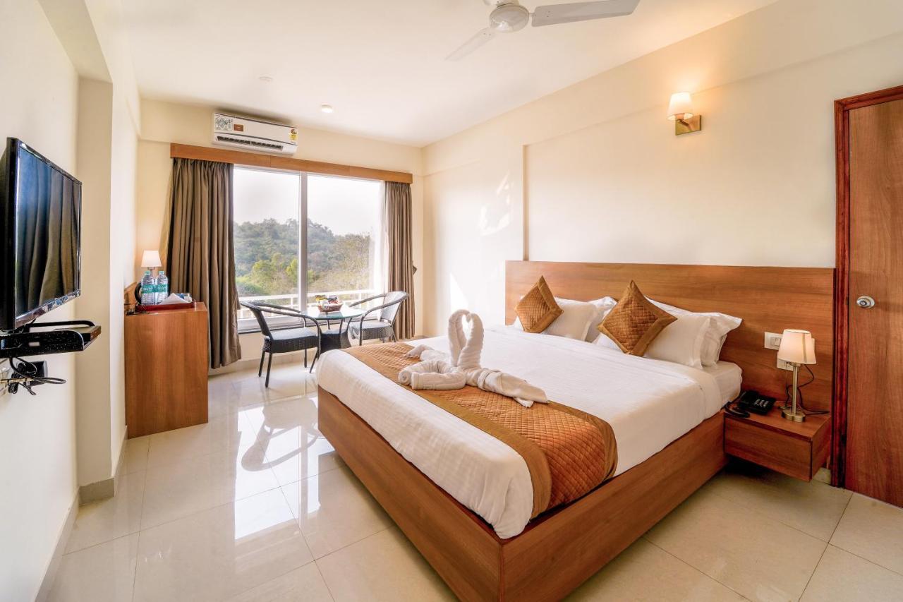 Hotel Wayfarer Porvorim Bagian luar foto
