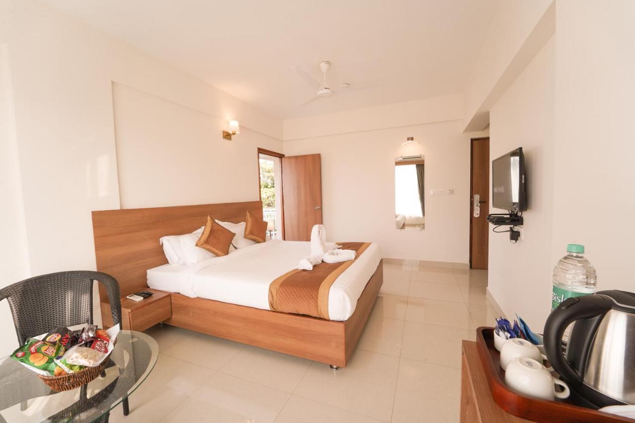 Hotel Wayfarer Porvorim Bagian luar foto